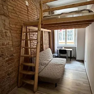 Golebia 4 Apartment